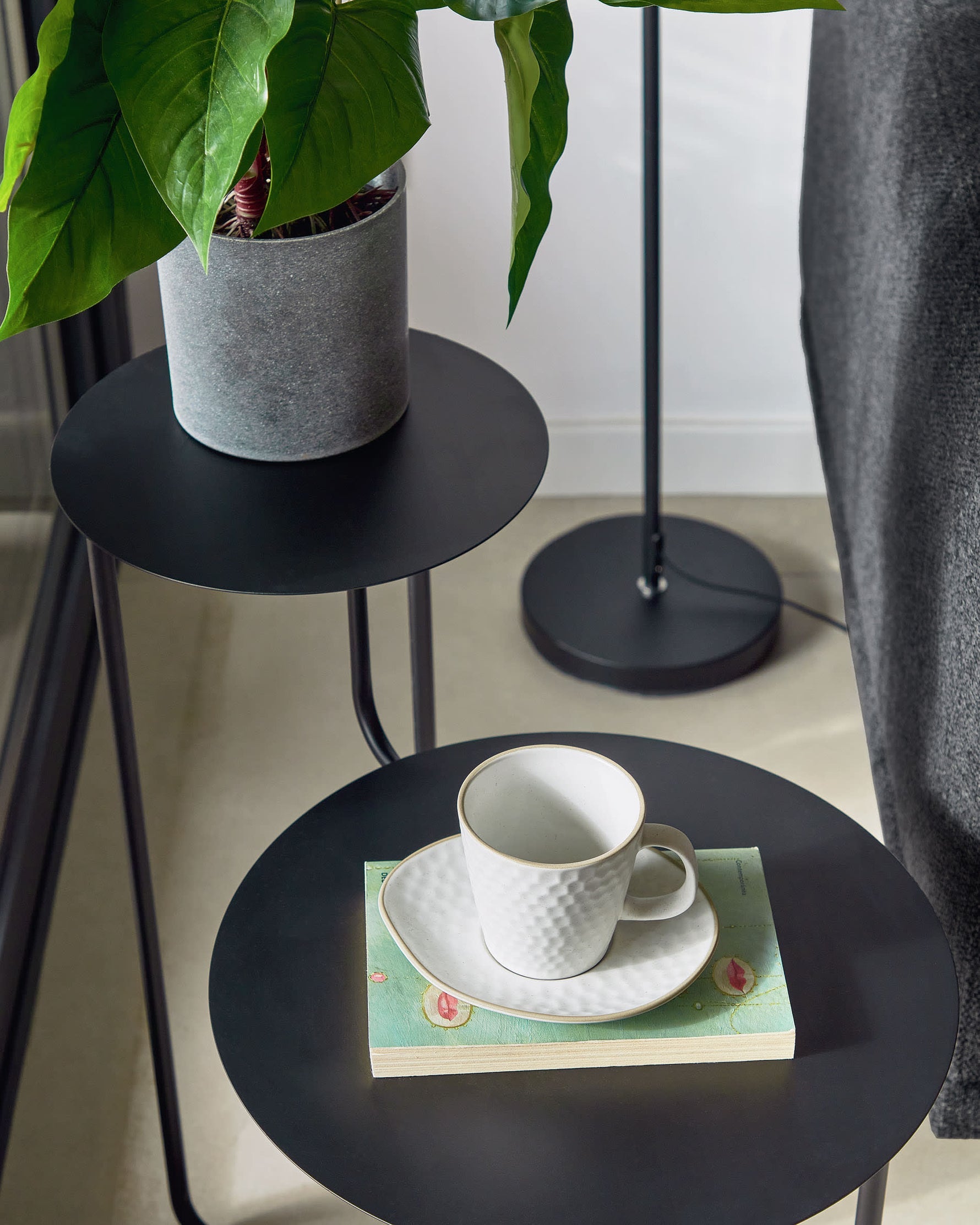 Roundya Side Table