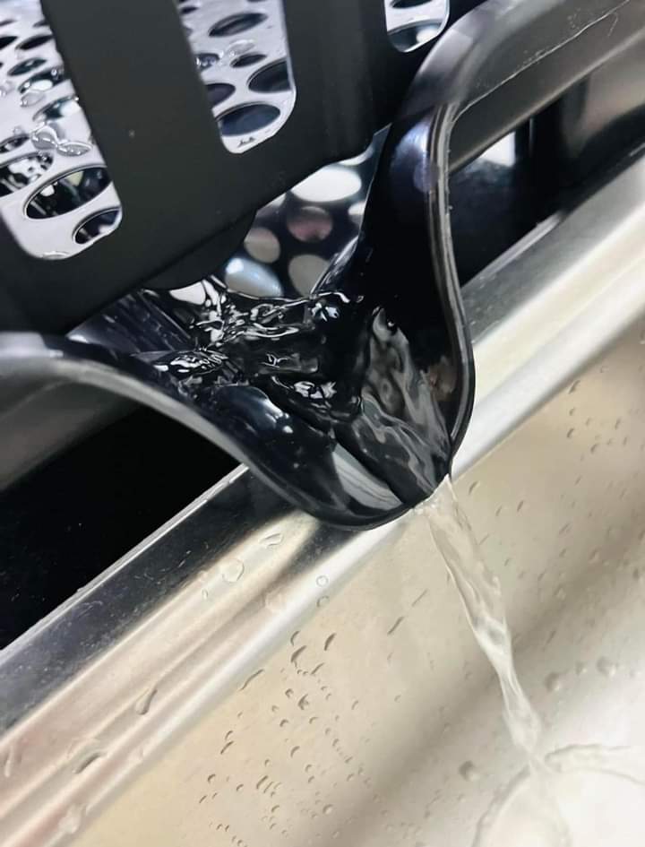 Dish Drying Rack with Drain Spout