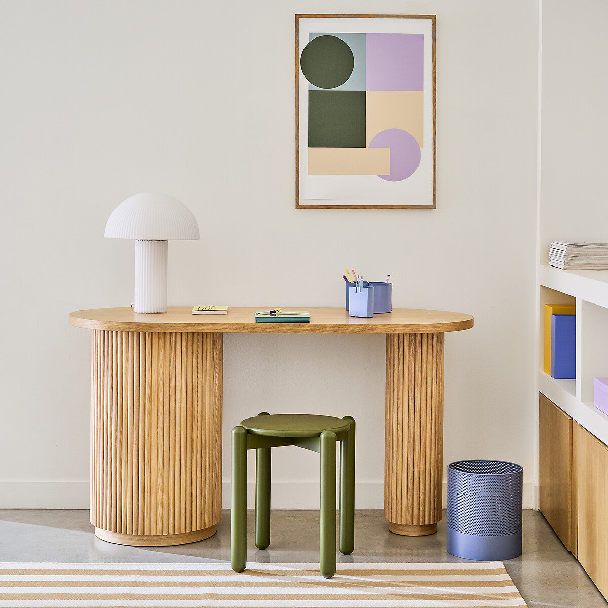 Douvi Desk