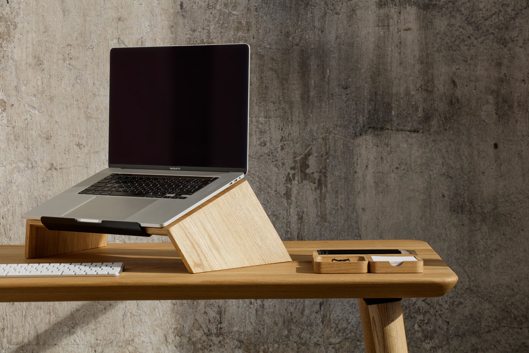 Slopi Laptop Stand