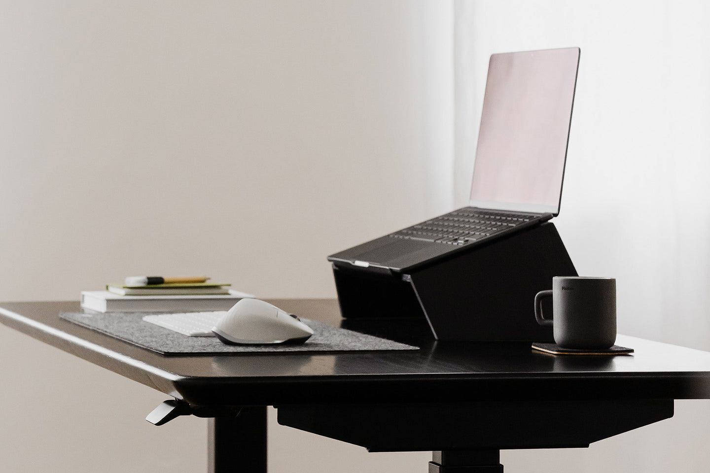 Slopi Laptop Stand