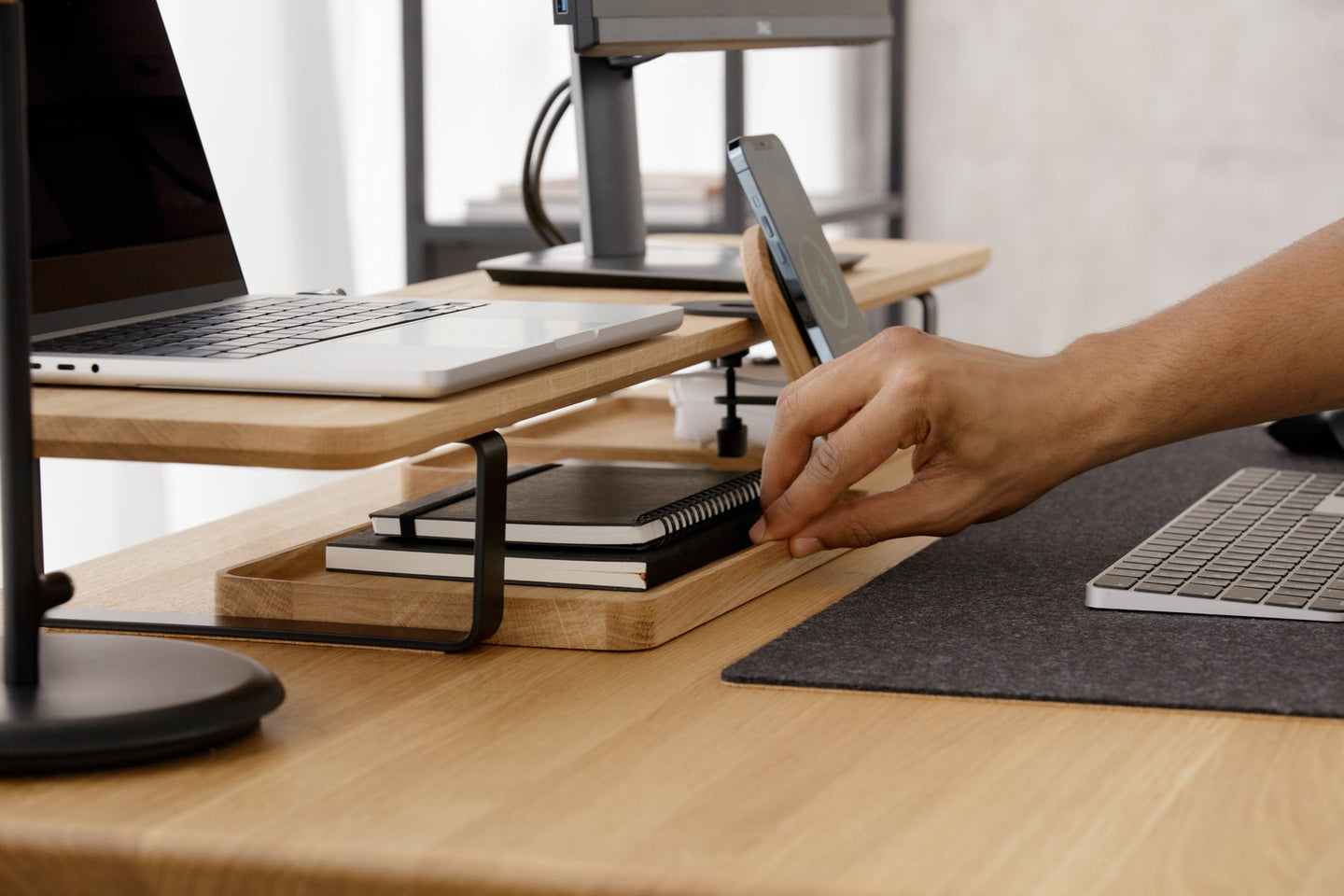 Topi Desk Shelf