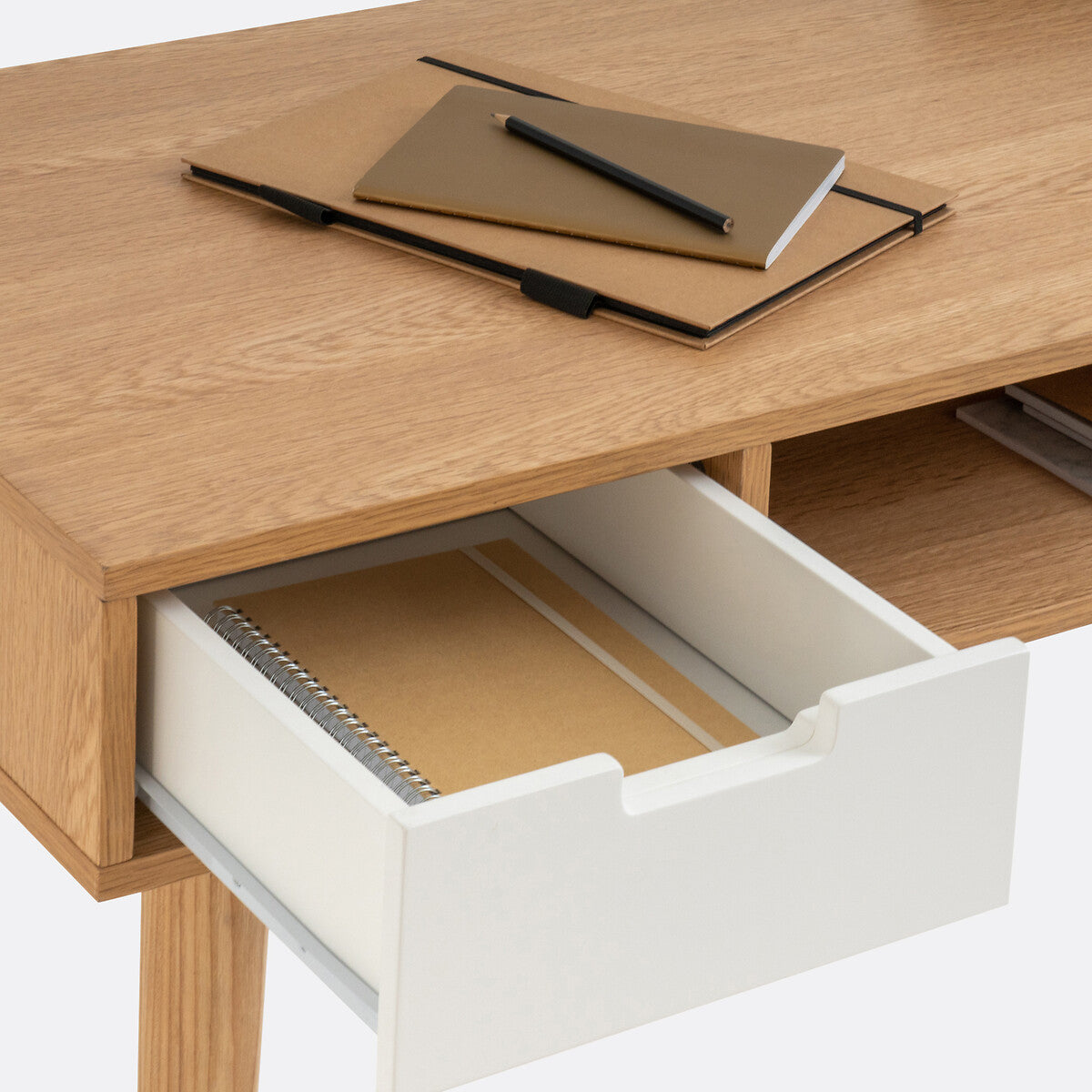 Vinta Desk