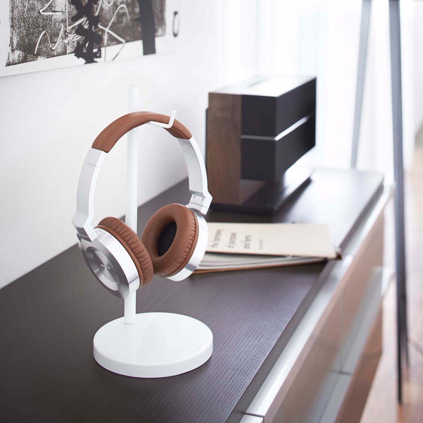 Round Headphone Stand